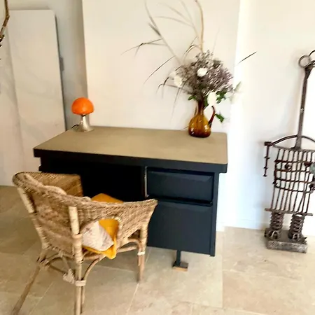 Ferienhaus De Charme Trois Au Pied Des Marais Grand Jardin *